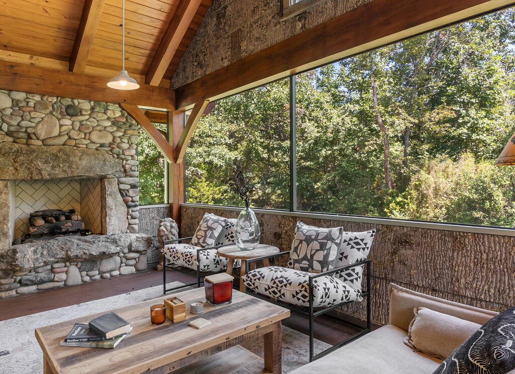 284 Coweeta Lake Circle
