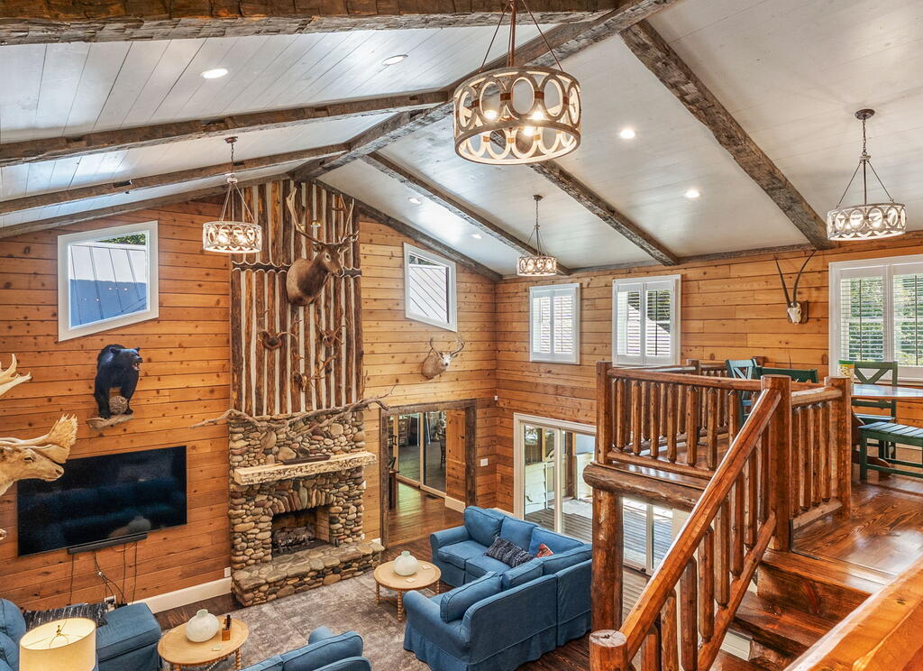 284 Coweeta Lake Circle