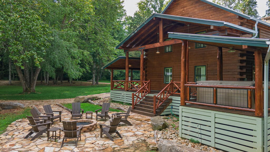 284 Coweeta Lake Circle