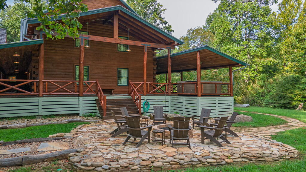 284 Coweeta Lake Circle