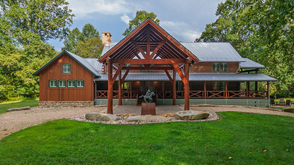 284 Coweeta Lake Circle