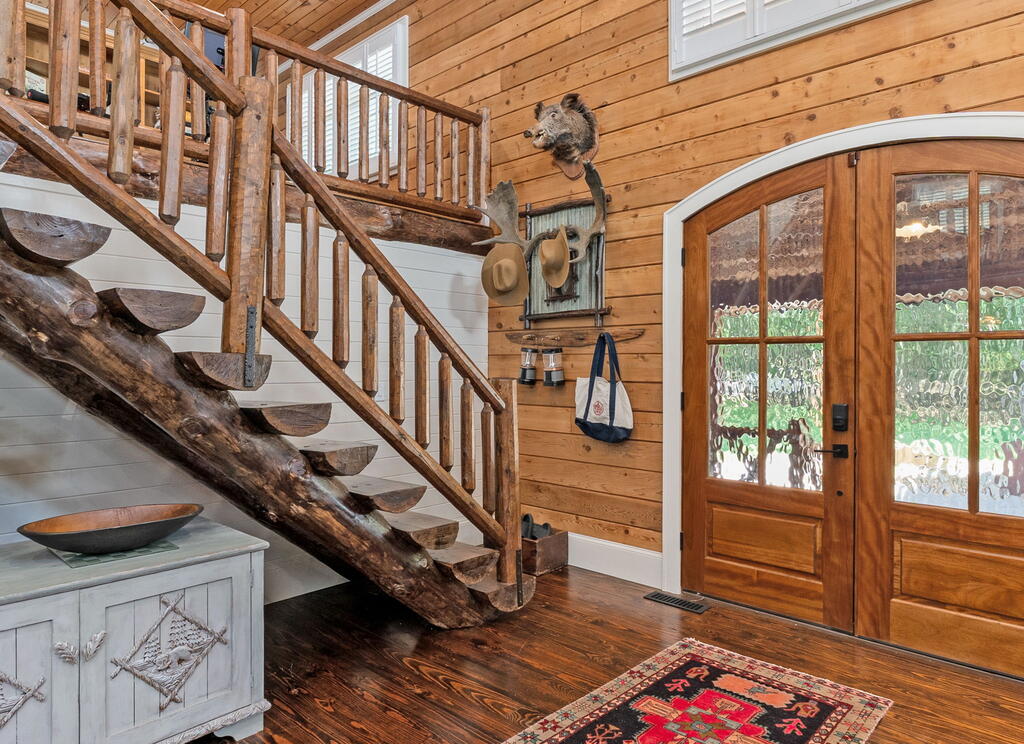 284 Coweeta Lake Circle
