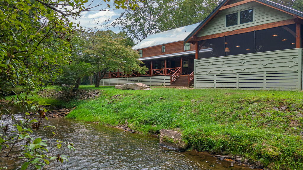 284 Coweeta Lake Circle