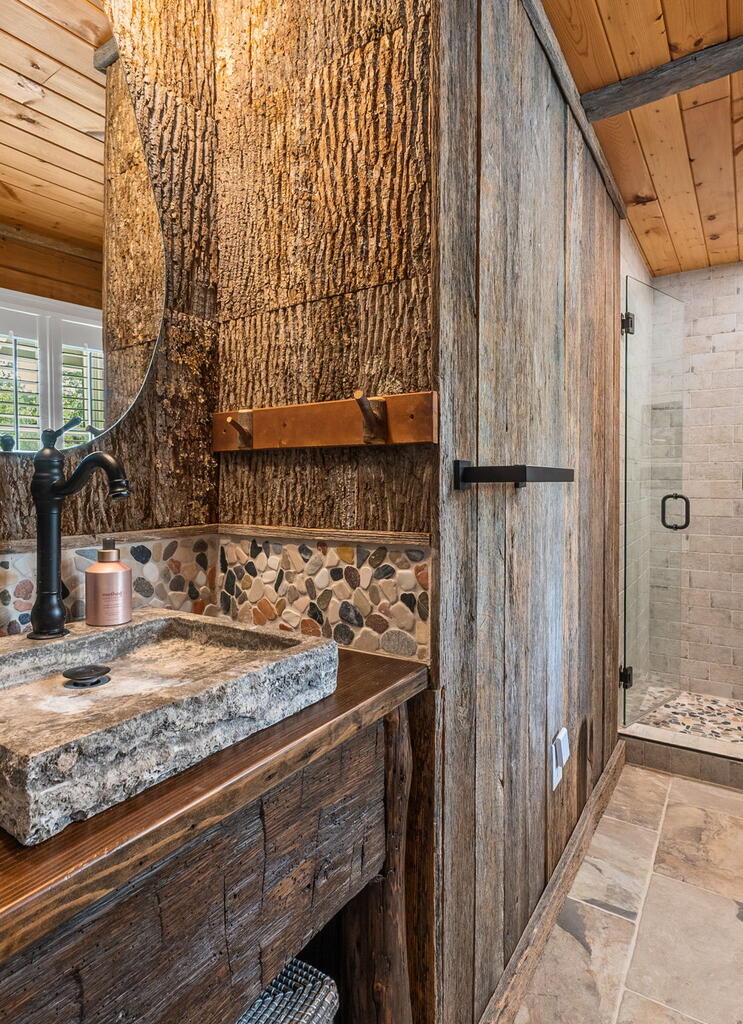 284 Coweeta Lake Circle