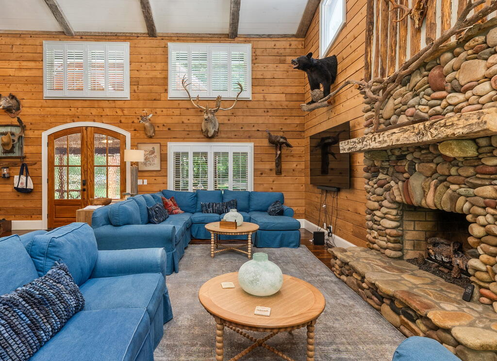 284 Coweeta Lake Circle