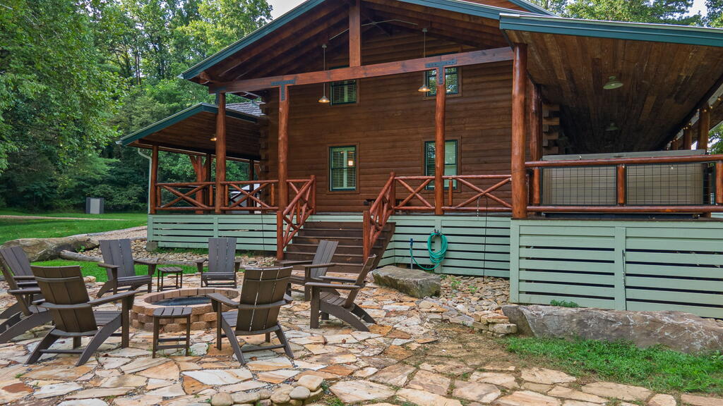 284 Coweeta Lake Circle