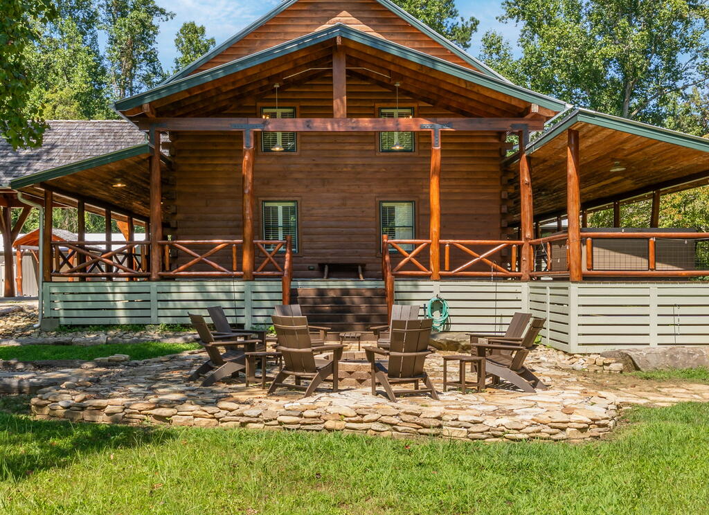 284 Coweeta Lake Circle