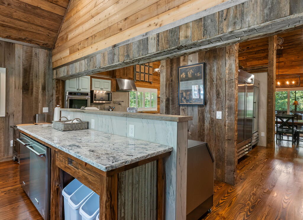 284 Coweeta Lake Circle