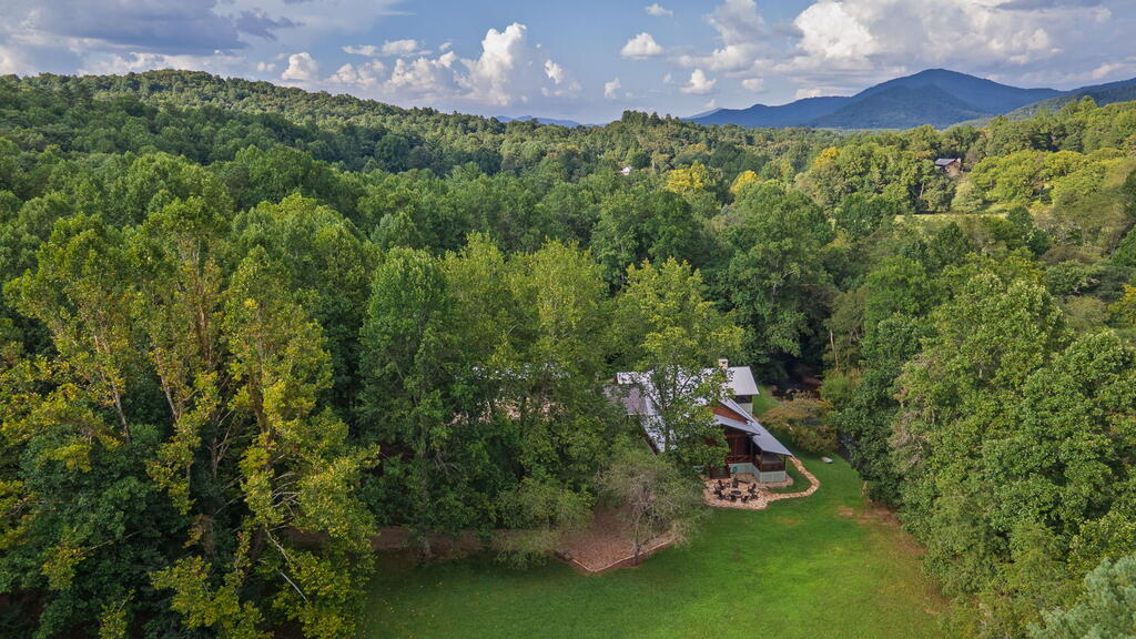 284 Coweeta Lake Circle