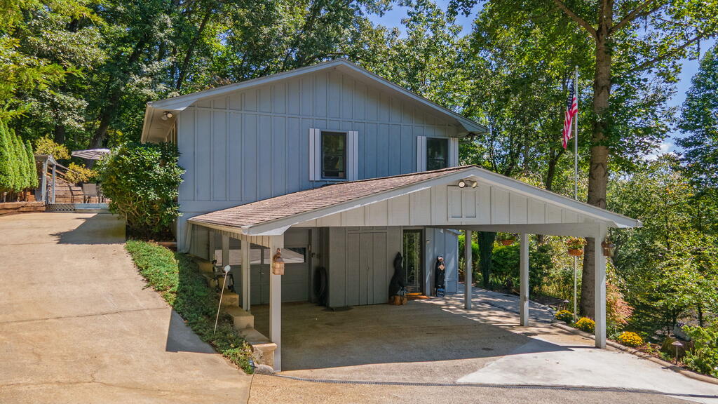115 TIMBER LN