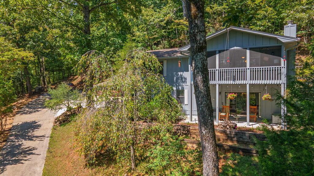 115 TIMBER LN