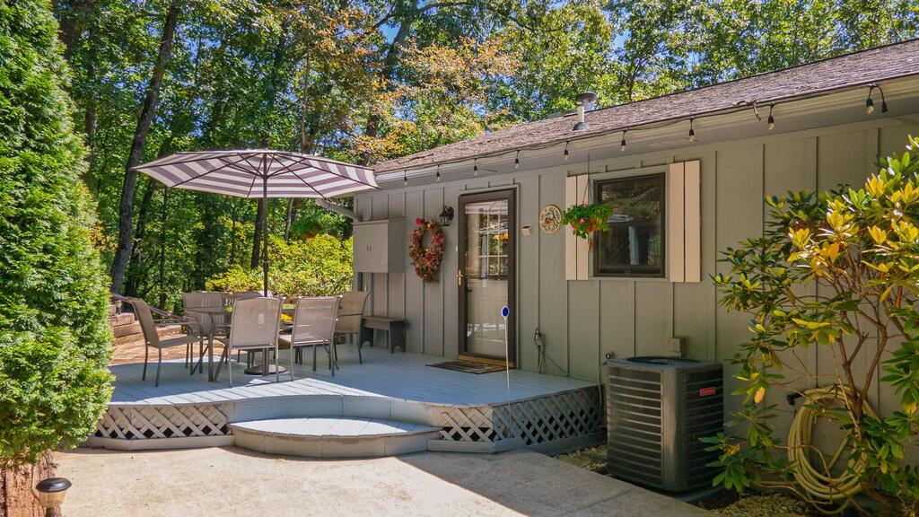 115 TIMBER LN