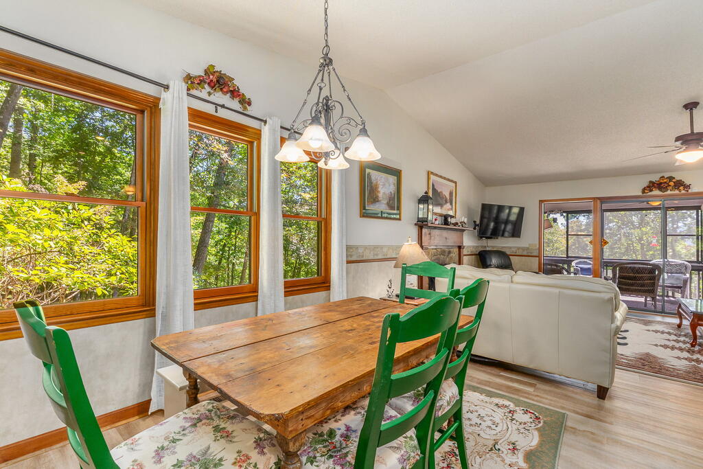 115 TIMBER LN