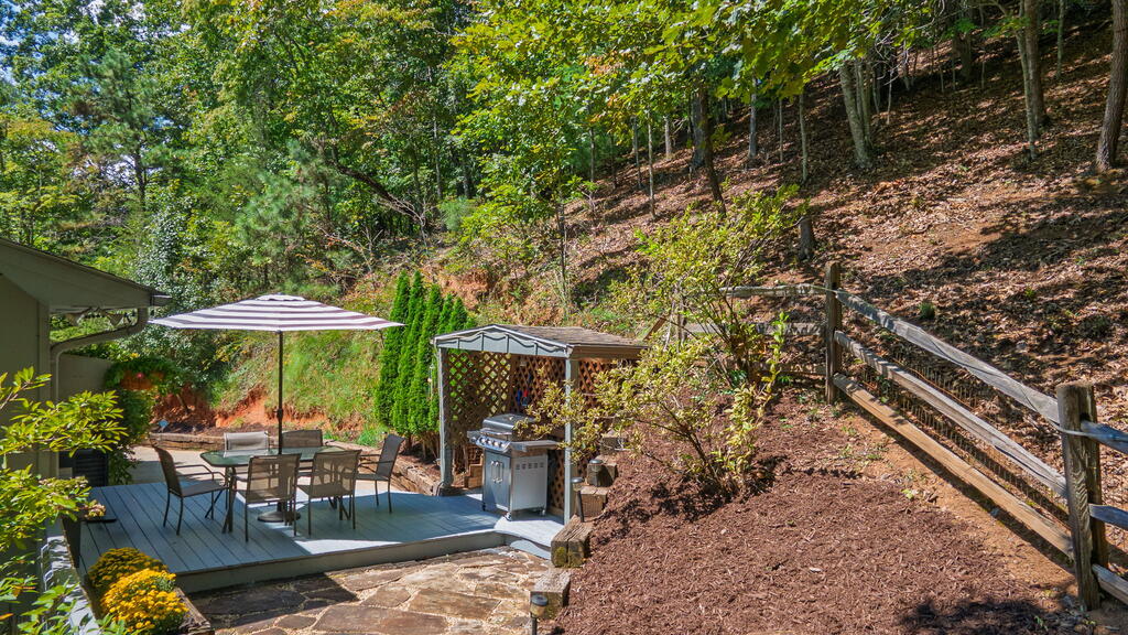 115 TIMBER LN