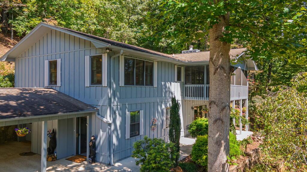 115 TIMBER LN