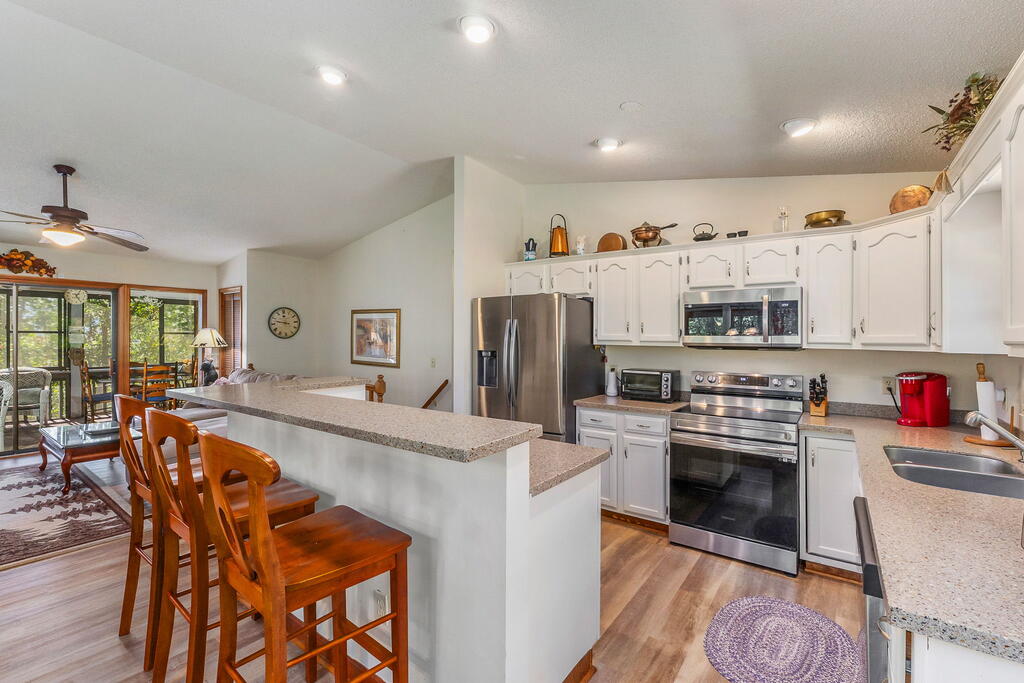 115 TIMBER LN