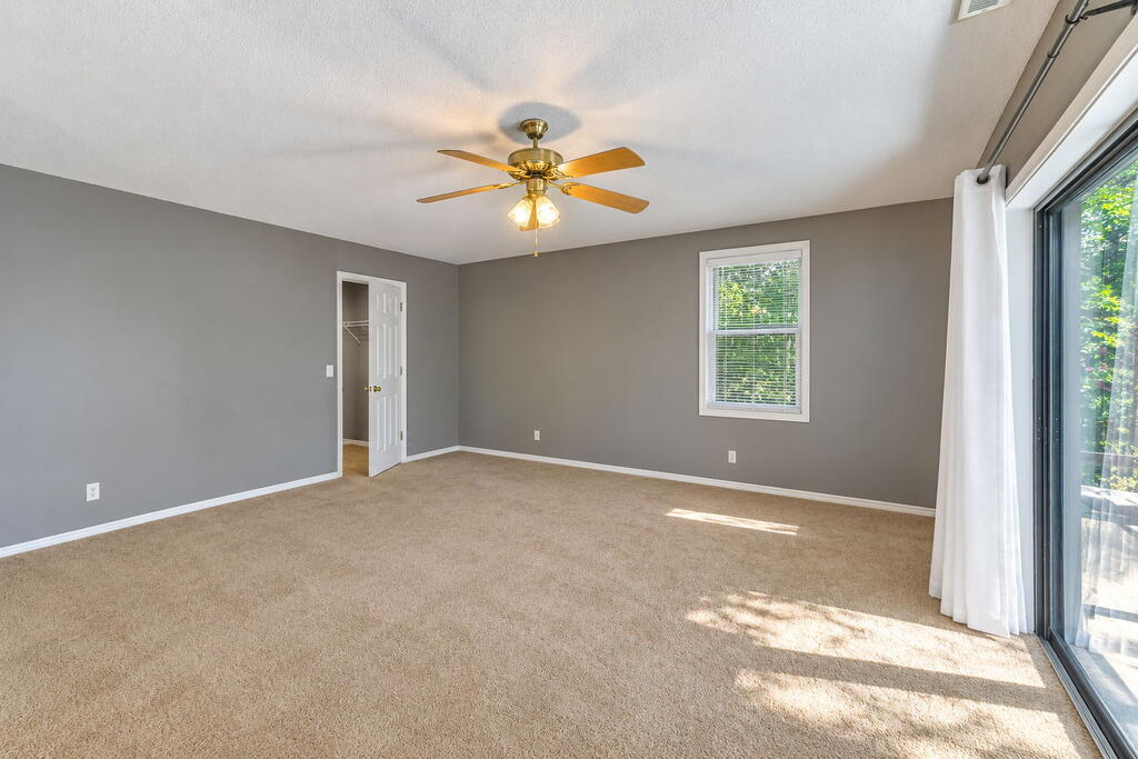 115 TIMBER LN