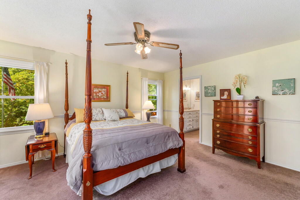 115 TIMBER LN