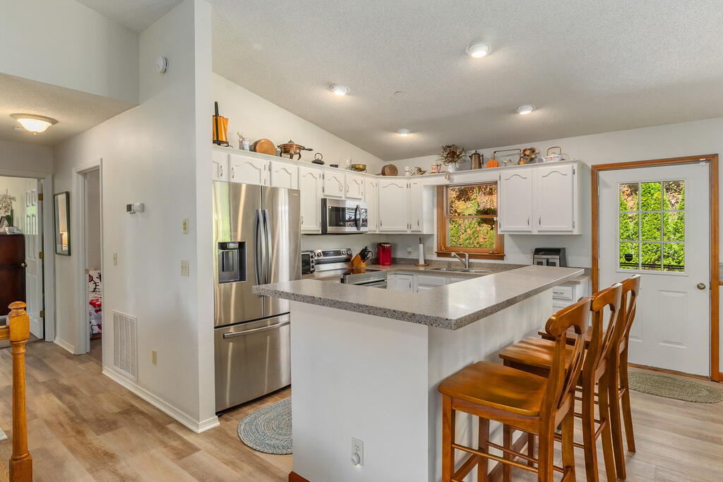 115 TIMBER LN
