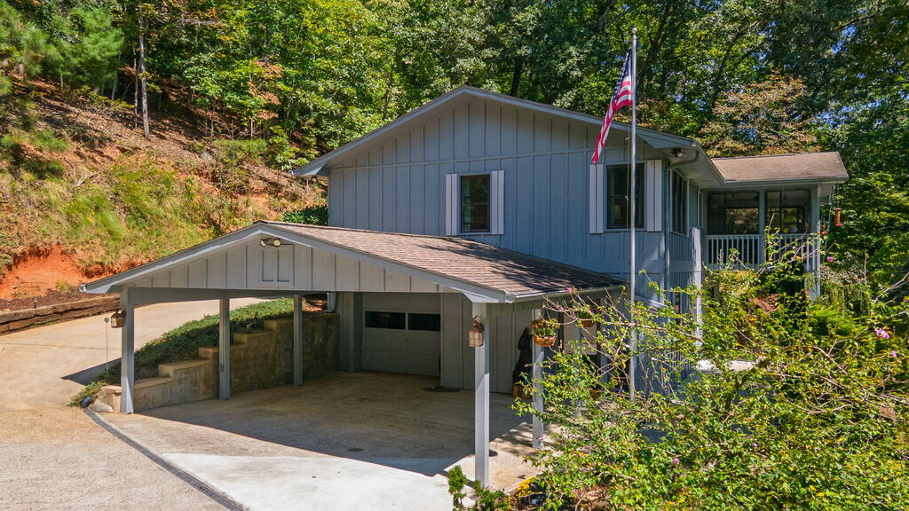 115 TIMBER LN