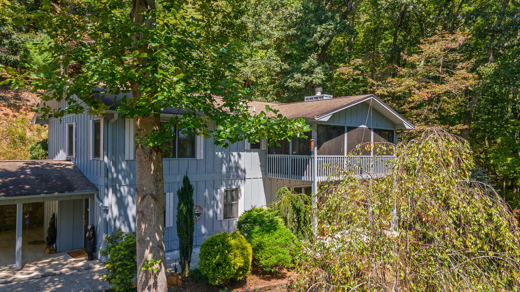 115 TIMBER LN