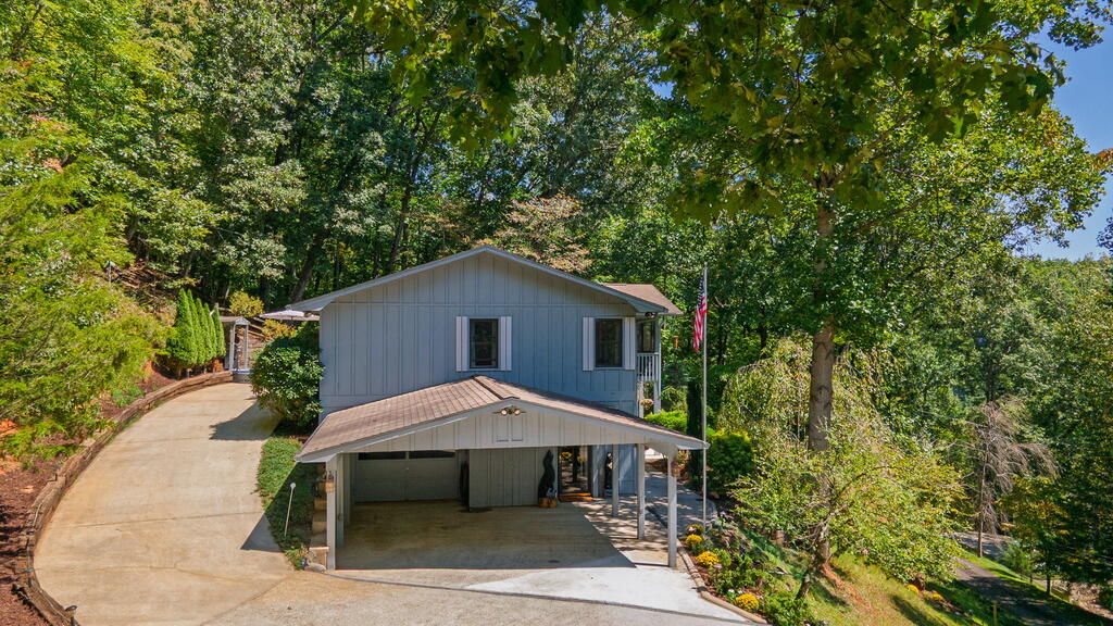 115 TIMBER LN