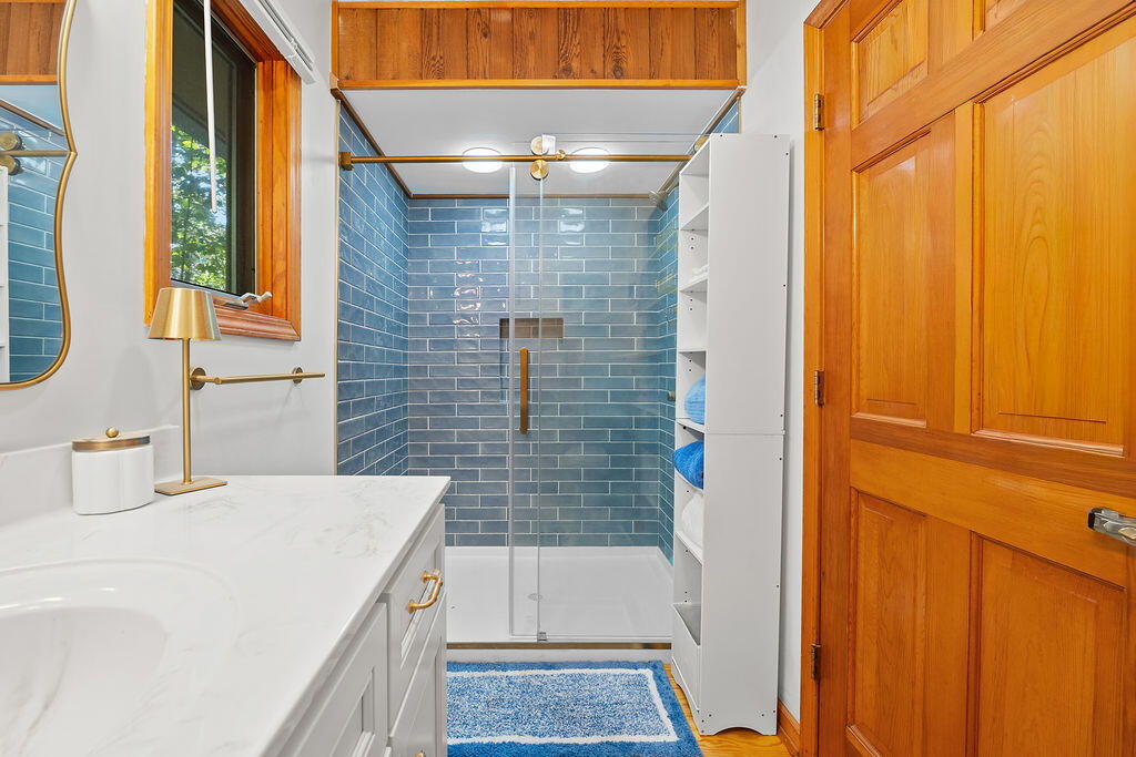 120 HOLLY FOREST CT