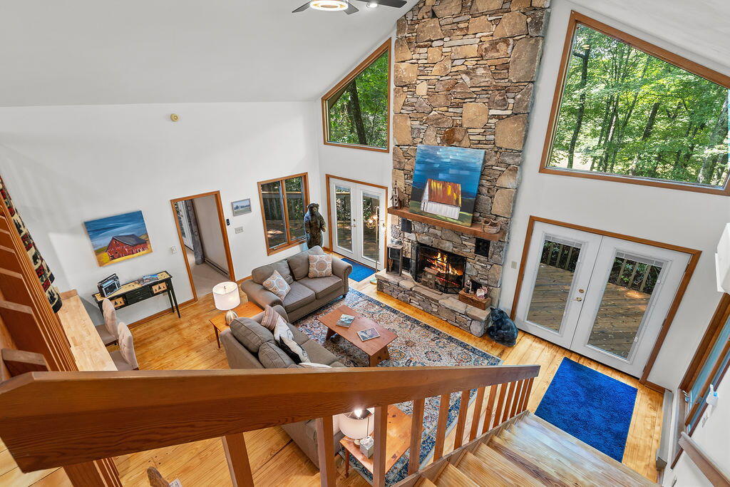 120 HOLLY FOREST CT