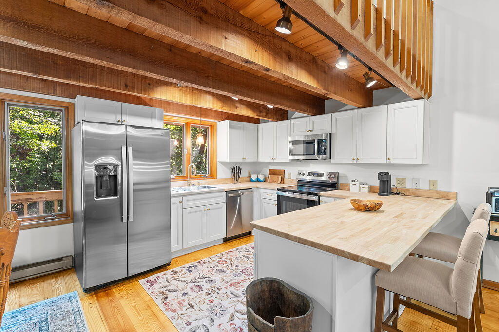 120 HOLLY FOREST CT