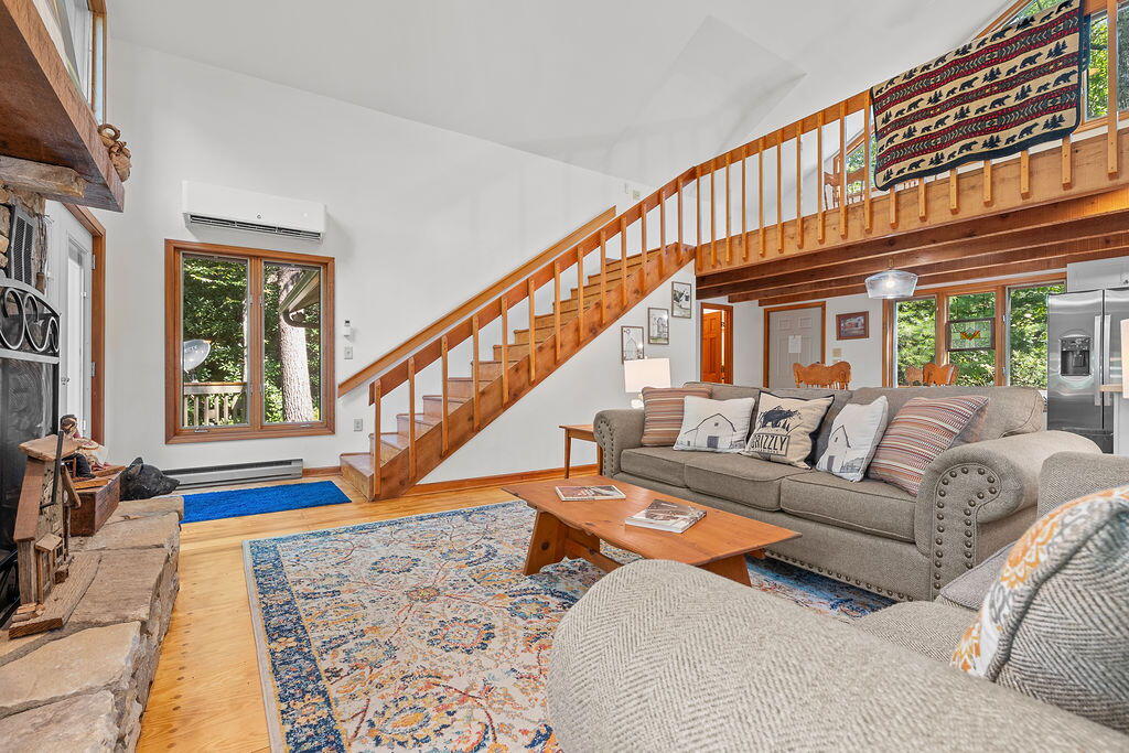 120 HOLLY FOREST CT