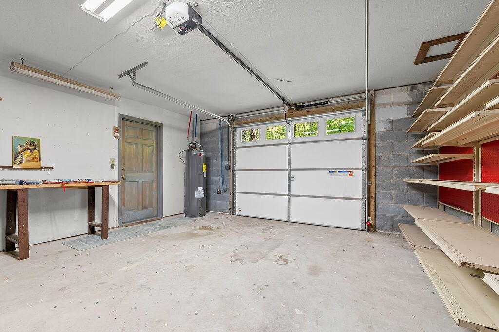 120 HOLLY FOREST CT