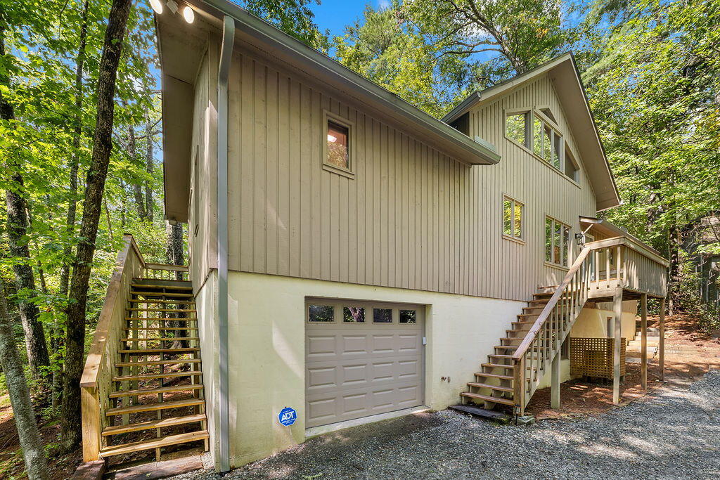 120 HOLLY FOREST CT