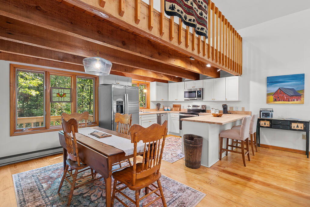 120 HOLLY FOREST CT