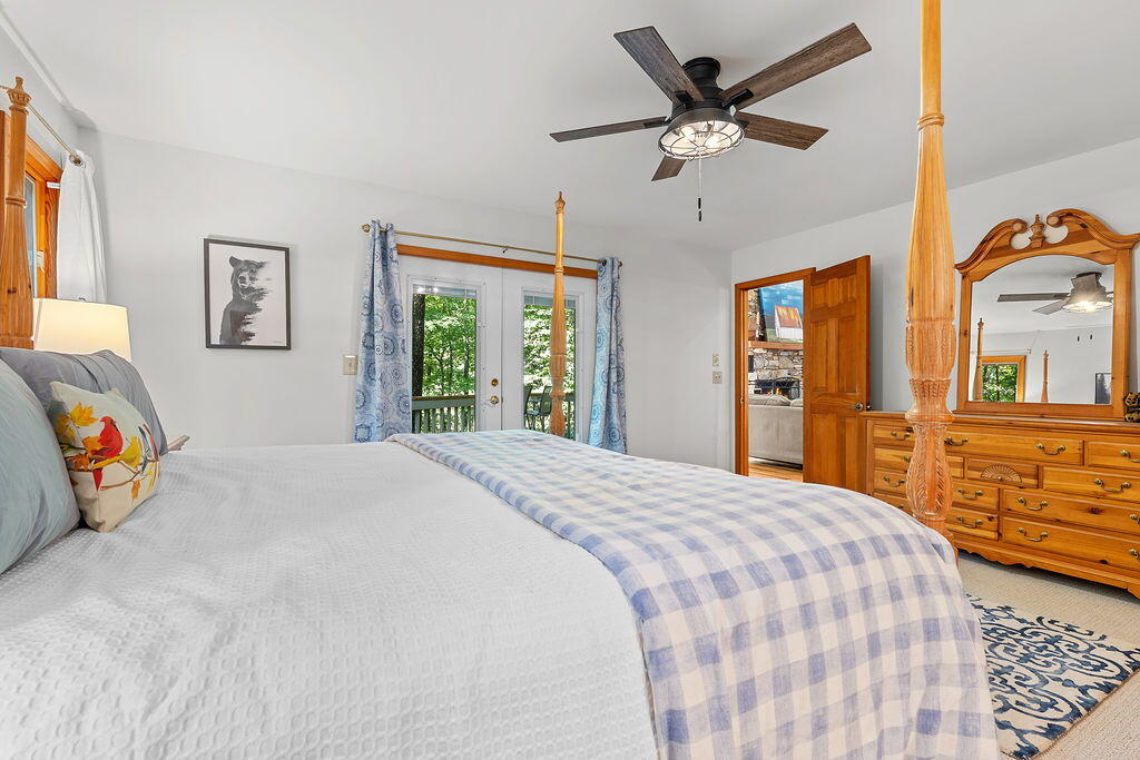 120 HOLLY FOREST CT