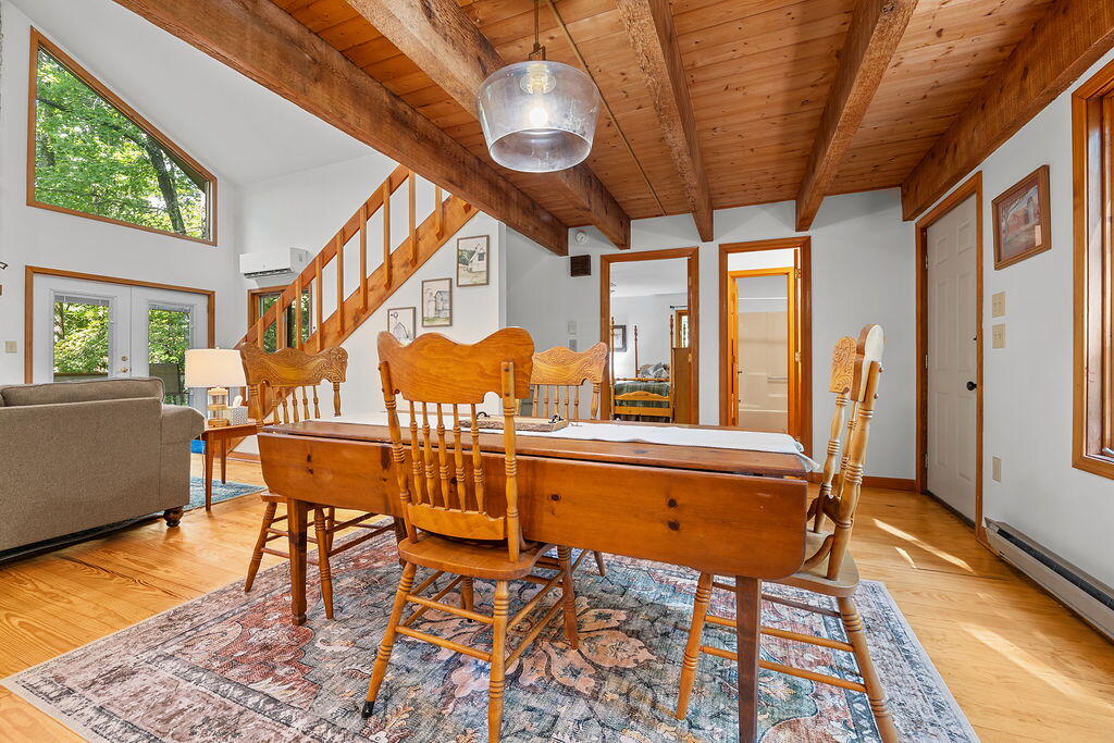 120 HOLLY FOREST CT