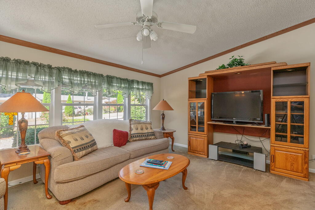 111 WESTWOOD DR