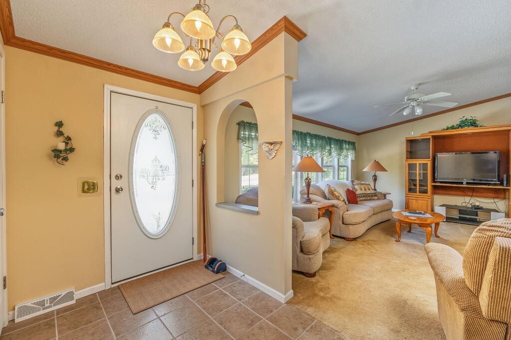 111 WESTWOOD DR