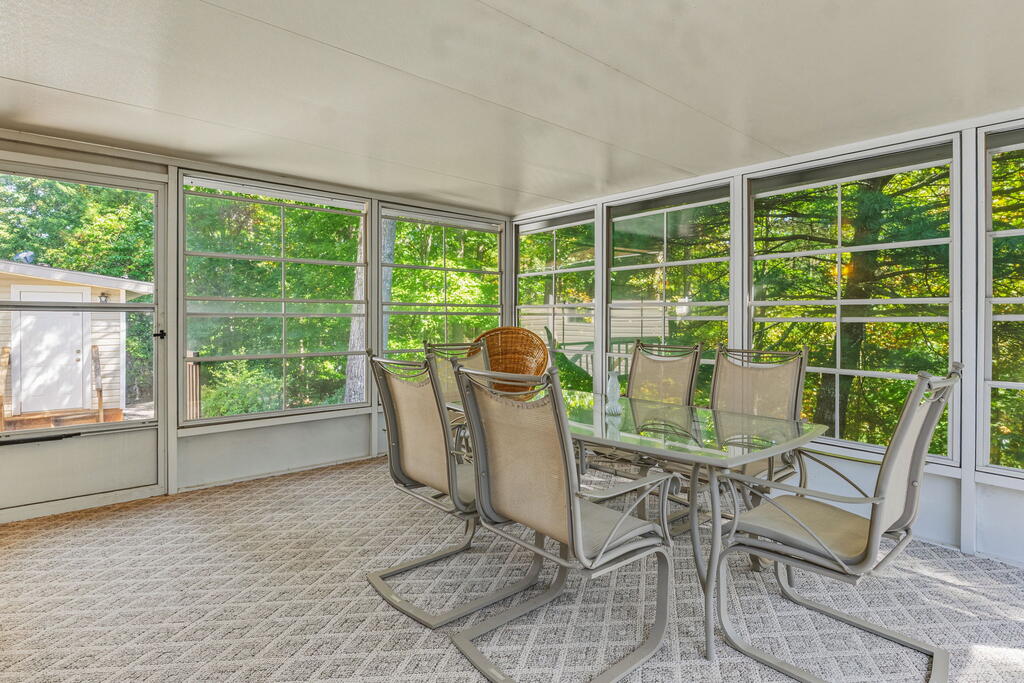 111 WESTWOOD DR