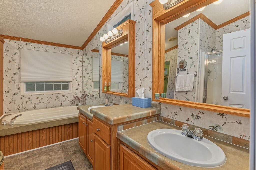 111 WESTWOOD DR
