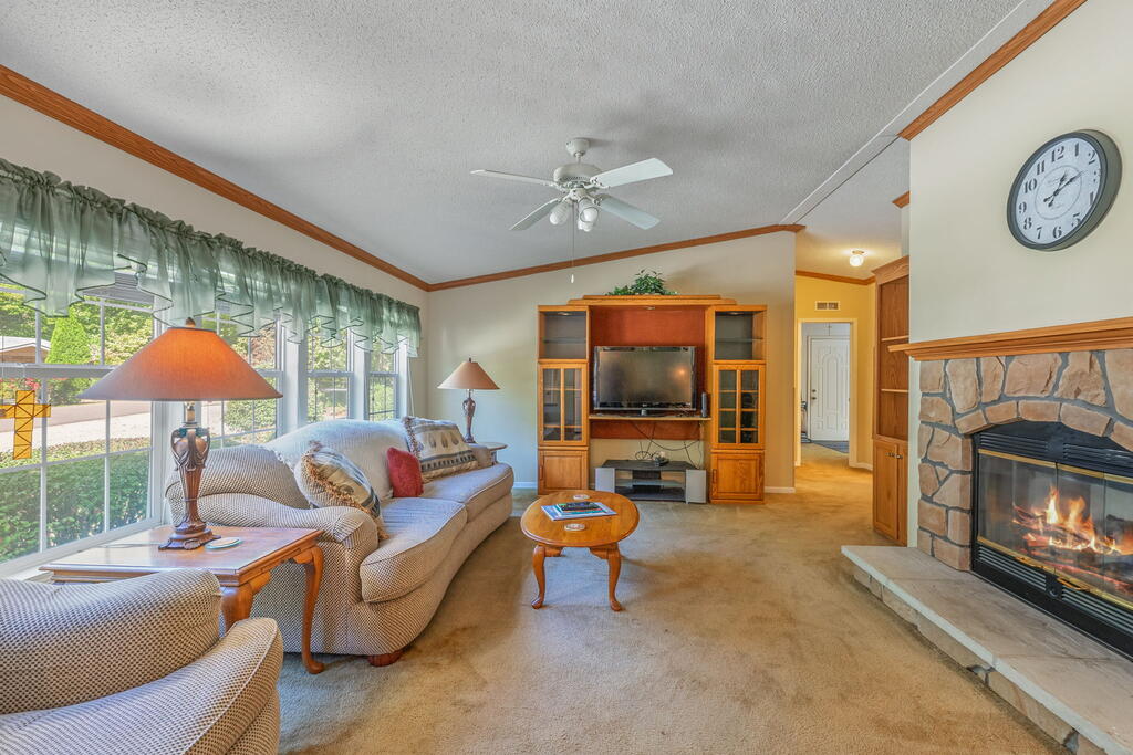111 WESTWOOD DR