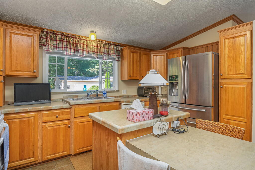 111 WESTWOOD DR