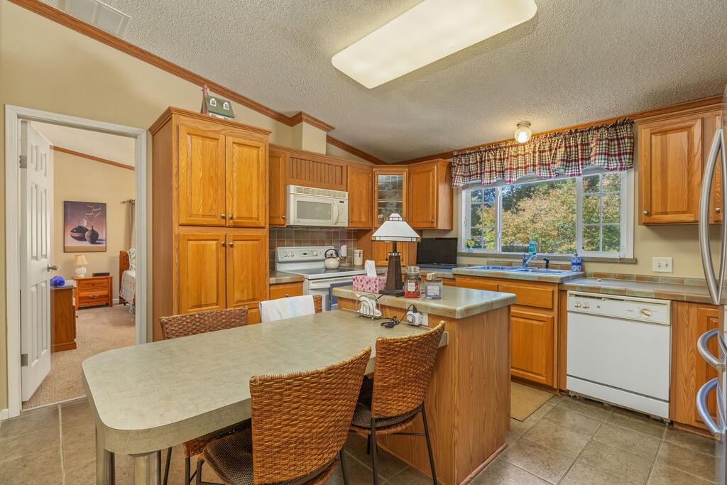 111 WESTWOOD DR