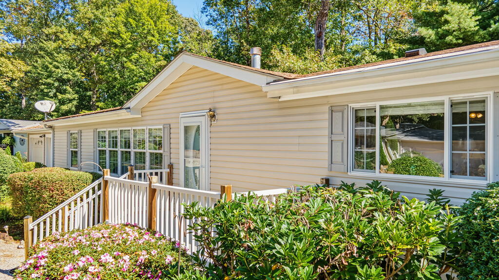 111 WESTWOOD DR