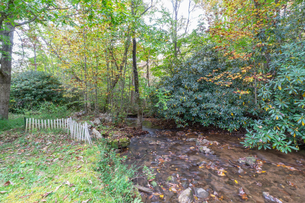 1044 Ray Creek Rd.
