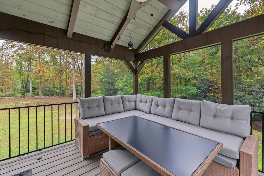 1044 Ray Creek Rd.