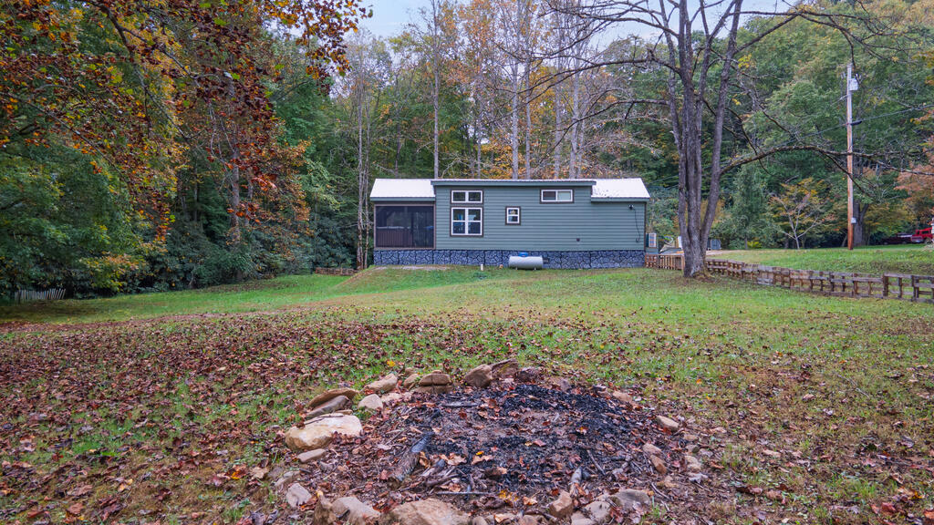 1044 Ray Creek Rd.
