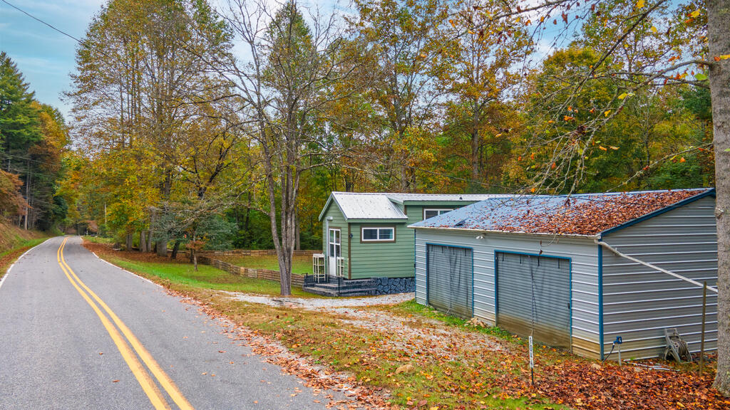 1044 Ray Creek Rd.