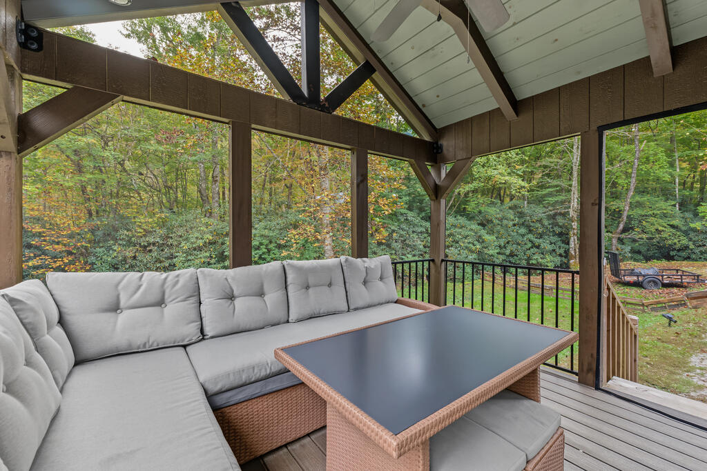 1044 Ray Creek Rd.