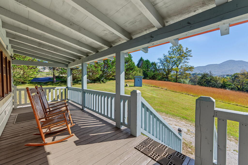1650 Wide Horizon Drive