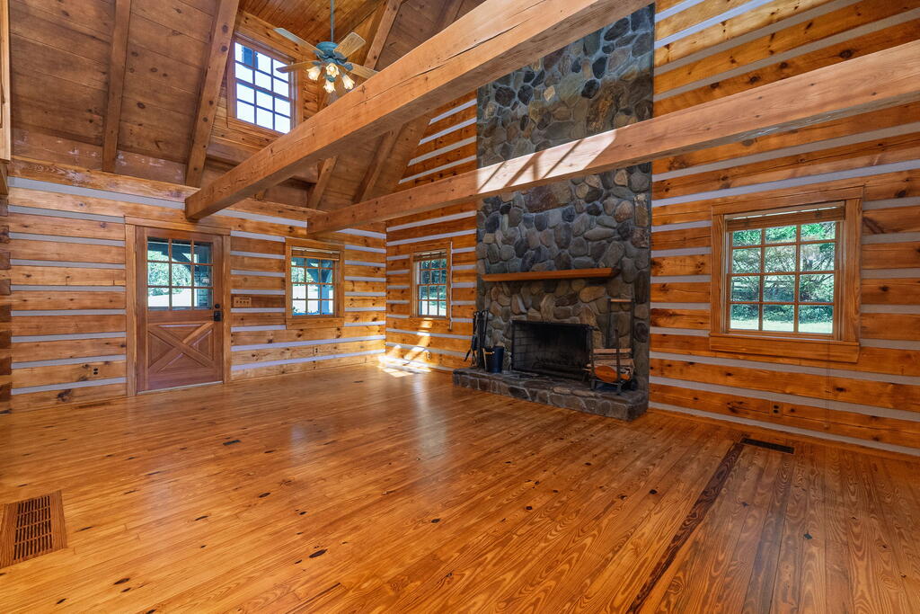 1650 Wide Horizon Drive